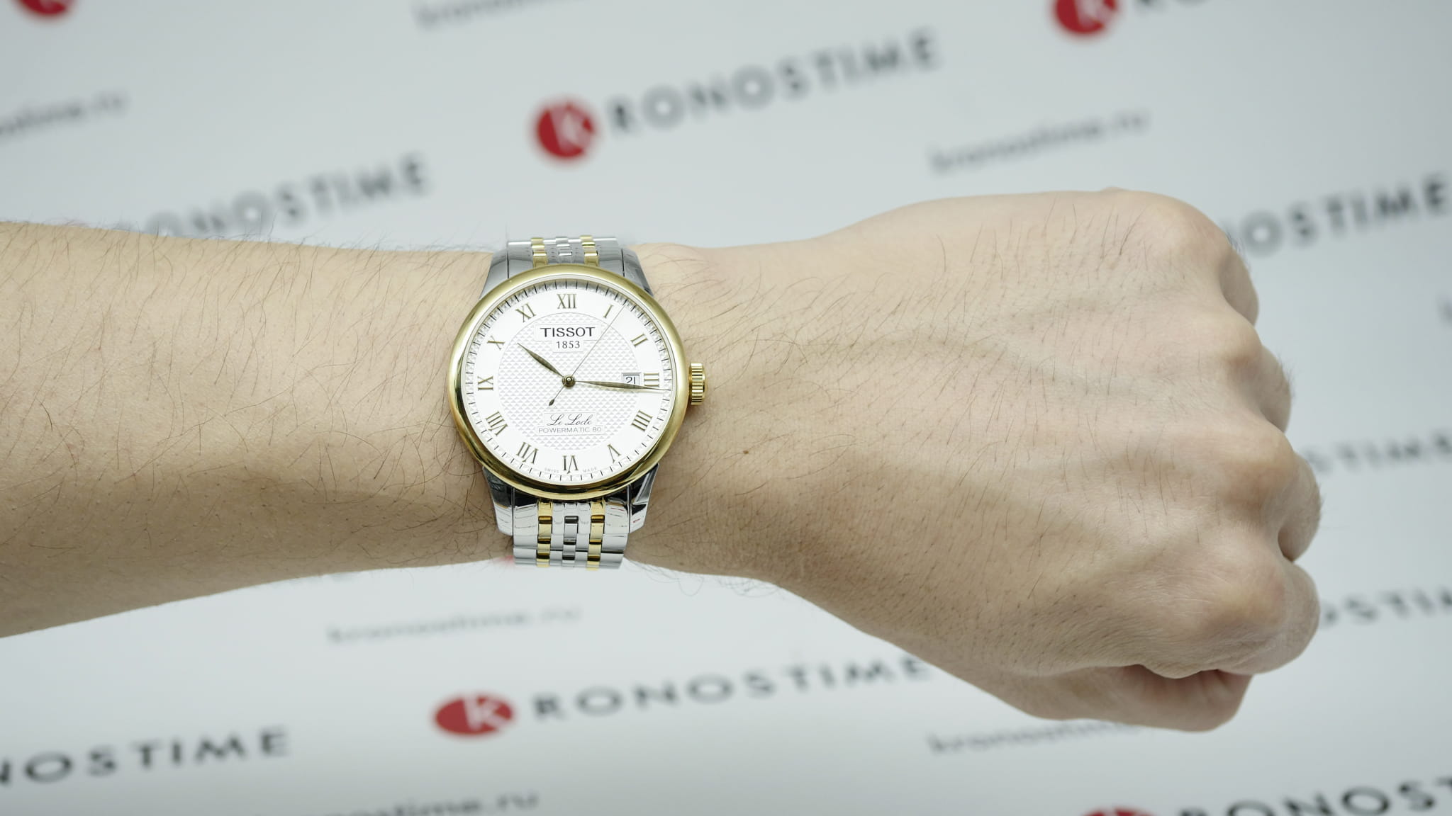 Tissot T0064072203301 мужские часы застежка крупным планом